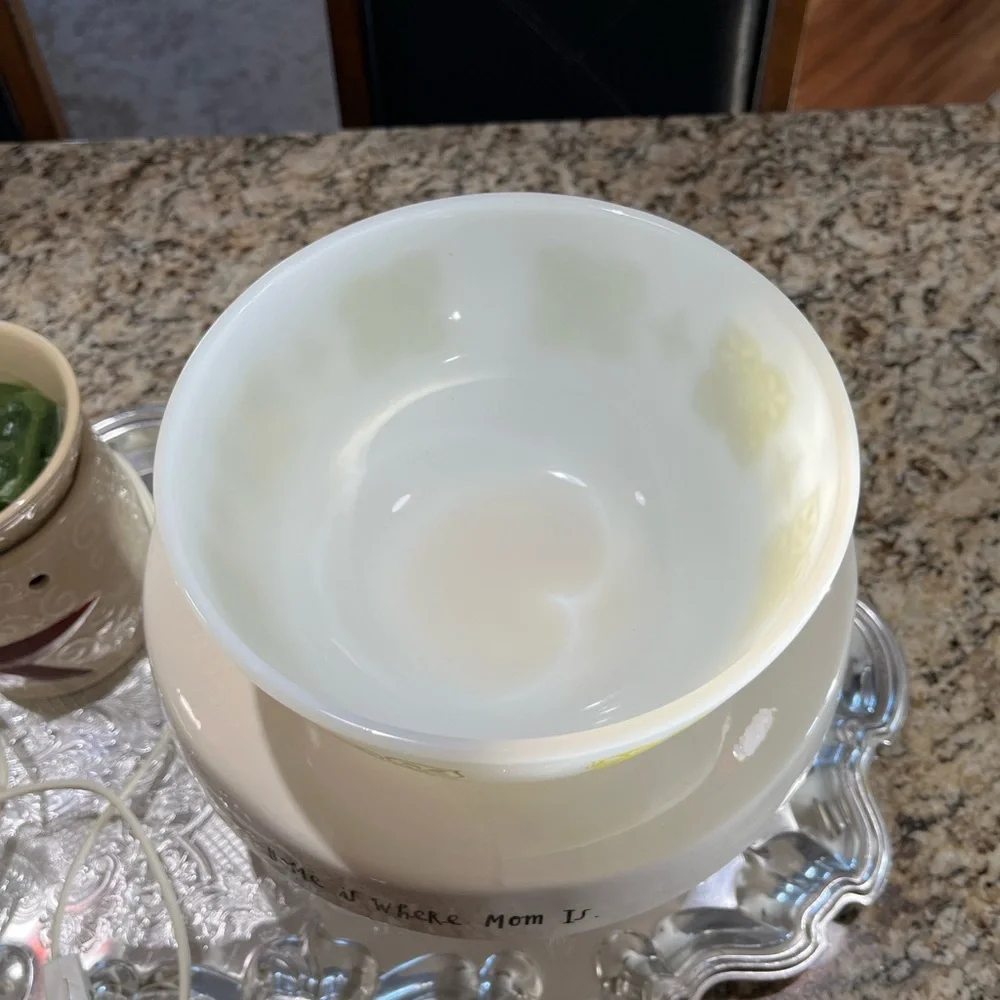 Vintage Anchor Hocking Fire-King Green Dutch Clover 7” Milk Glass Mixing Bowl US